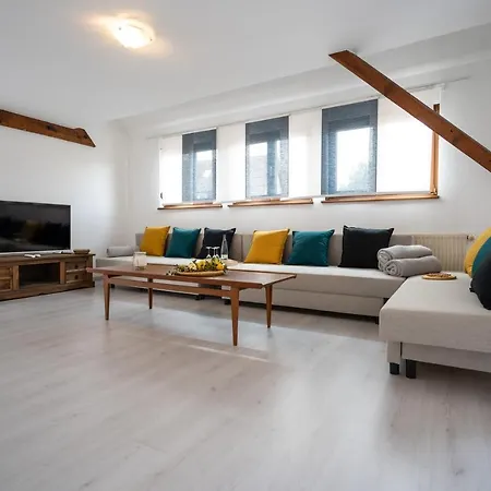 Grosse 3-zimmer Maisonette In 아파트